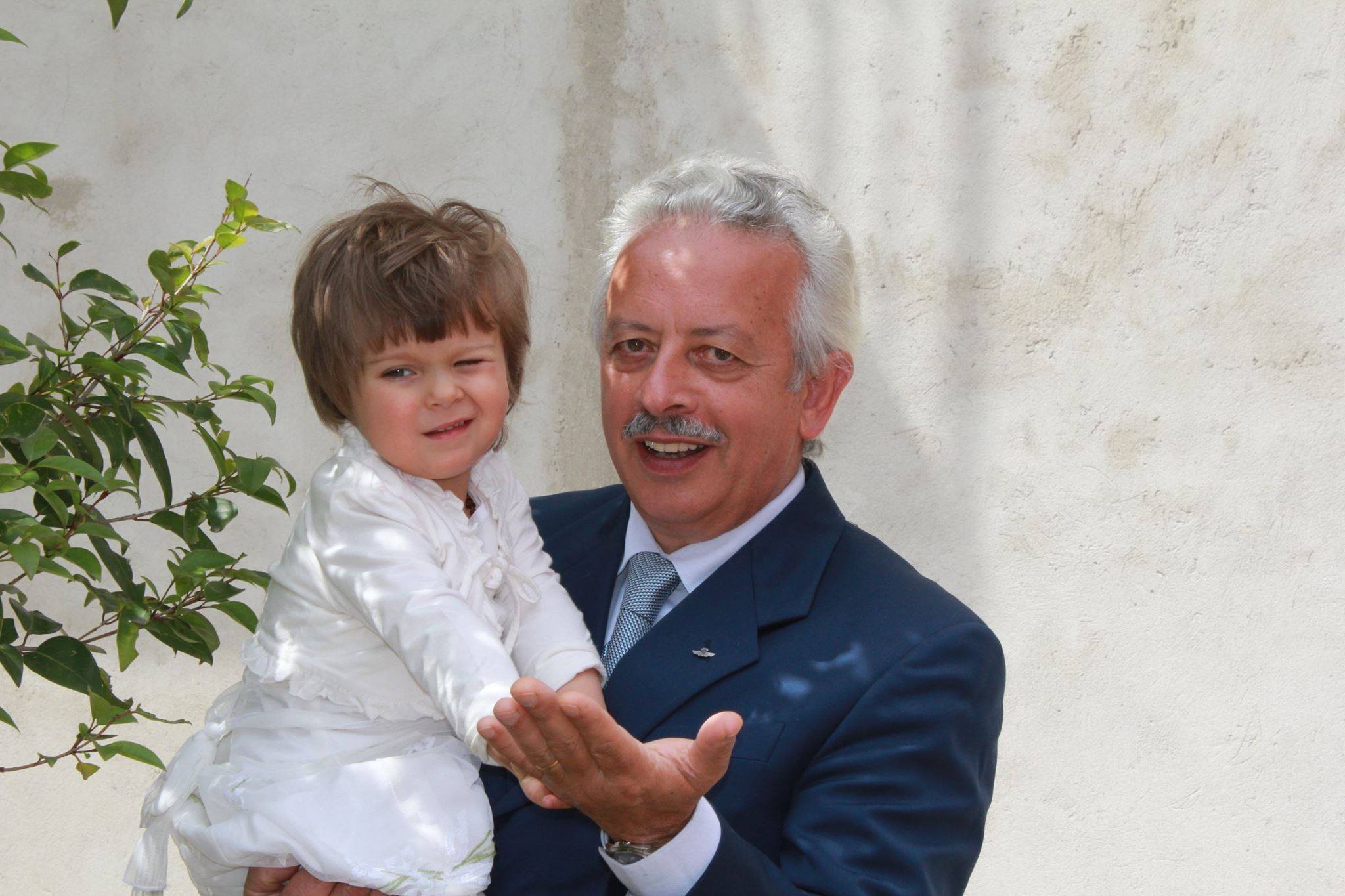 Fotografia originale di Matilde con il presidente dell’Associazione